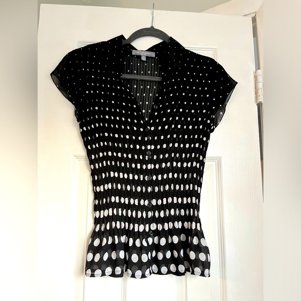 3/$33🌹Vintage peplum polka dot top